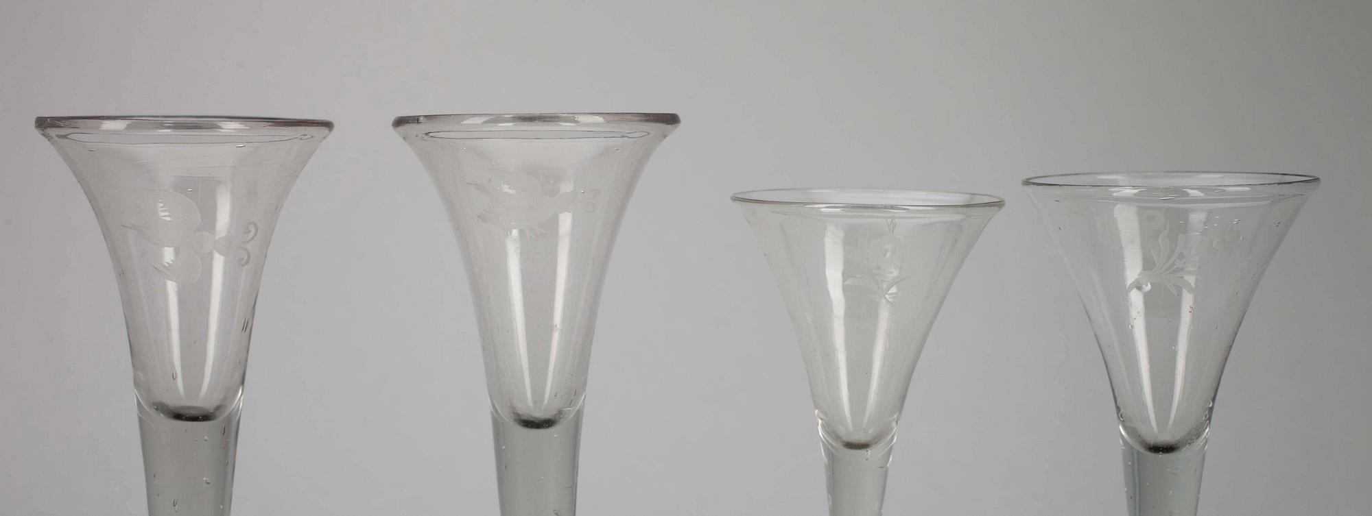 SNAPSGLAS, 6+3, glas, troligen Norge, 1800-talets första hälft.