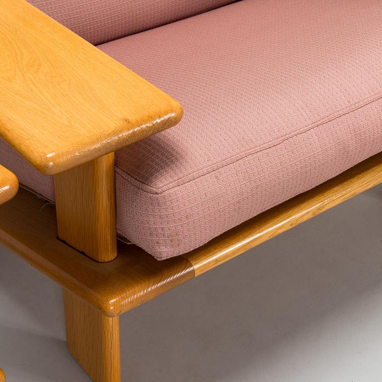 Esko Pajamies, fåtöljer, ett par  "Pele", tillverkare Lepofinn 1970-tal.