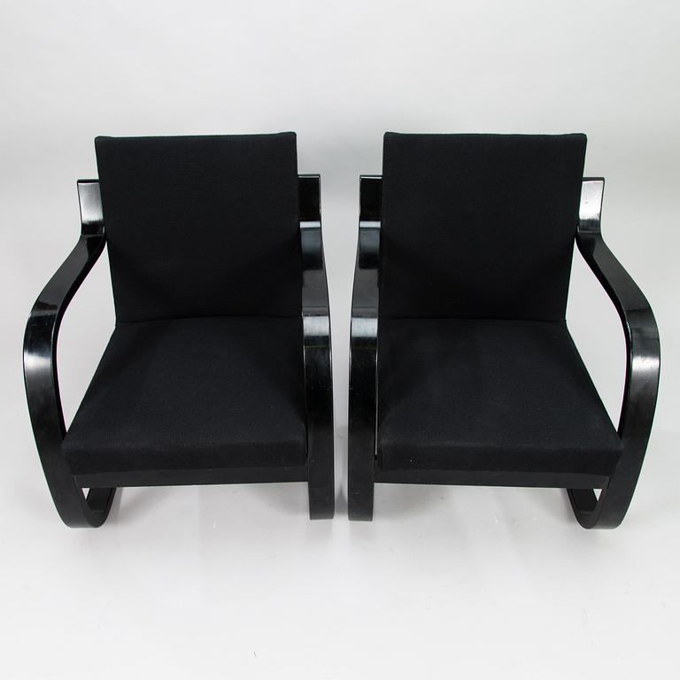 ALVAR AALTO, fåtöljer, ett par, modell 34/402, O.Y. Huonekalu- ja Rakennustyötehdas A.B. 1900-talets mitt.