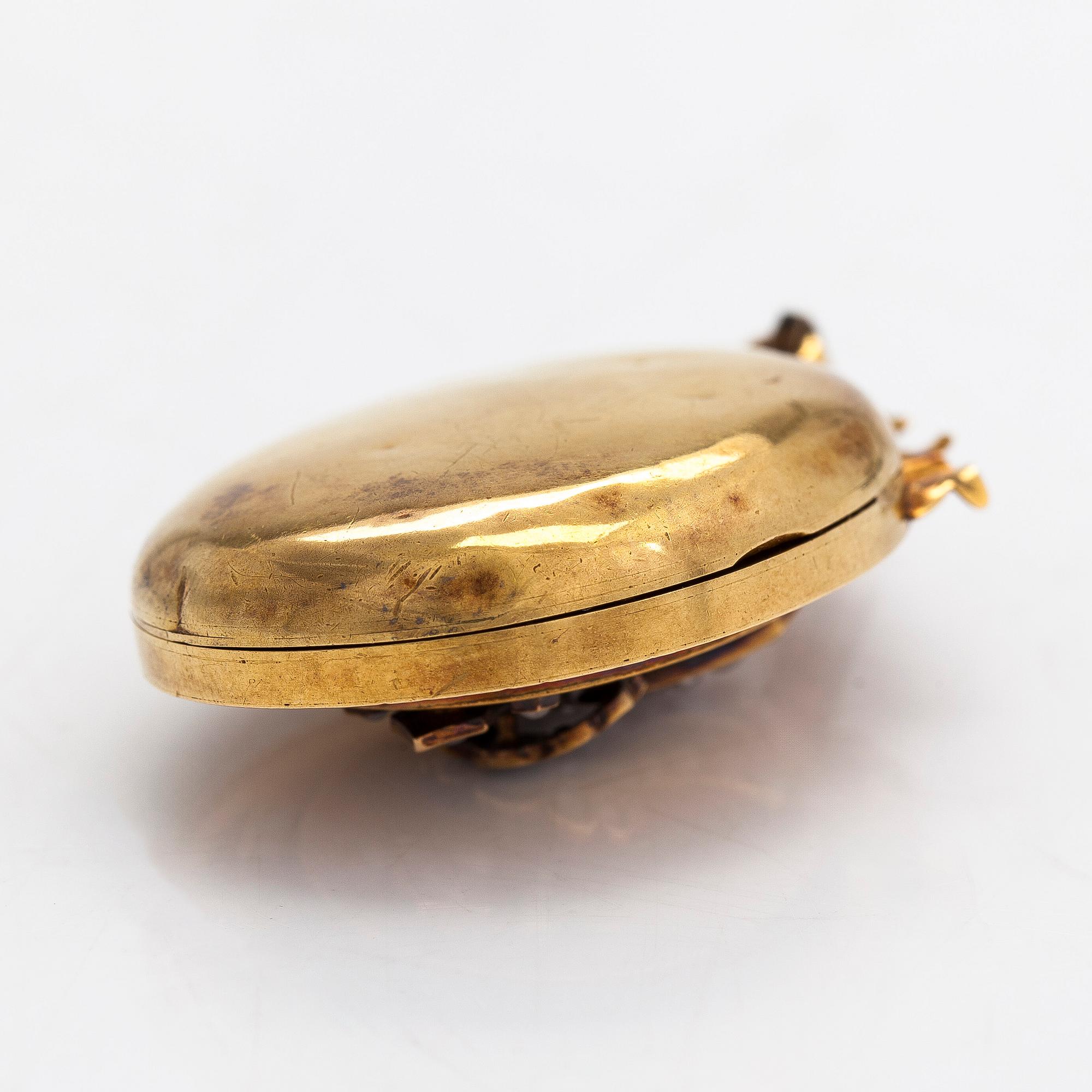 Riipus/medaljonki, 18K kultaa, helmiä ja ruusuhiottuja timantteja. Otto Roland Mellin, Helsinki 1871.