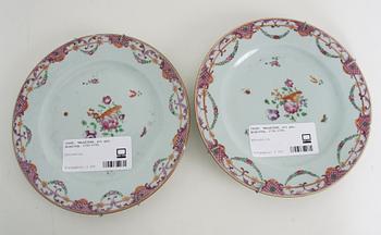 TALLRIKAR, ett par, porslin, Kina, Qianlong, 1736-1795.