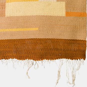 Flat weave carpet. Circa 430 x 323 cm.