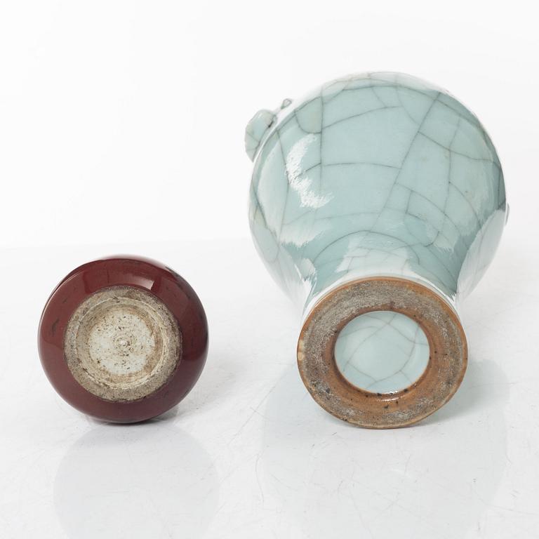 Two Chinese vases, Qing dynasty, 19th century.