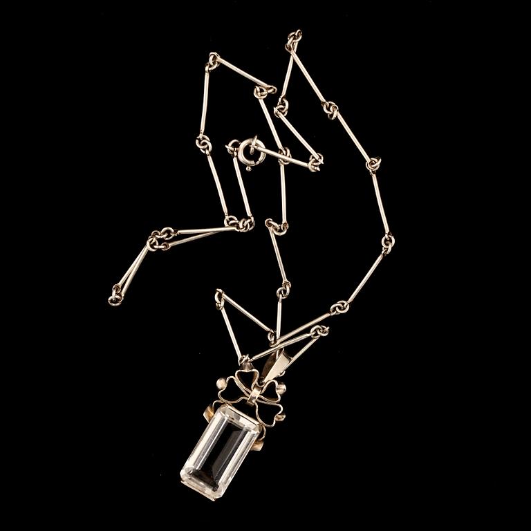 HÄNGSMYCKE, silver och bergkristall, Stigbert, Stockholm, 1947.
