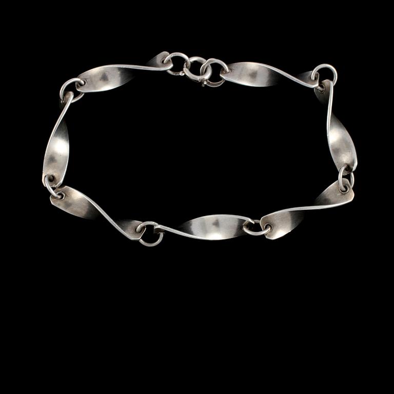 ARMLÄNK, sterlingsilver, troligtvis Arne Johansen, Roskilde, Danmark, importstämplad. Vikt 9,9 g.