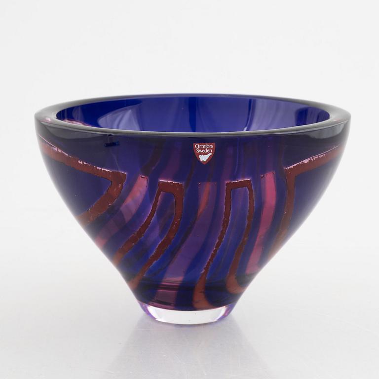 Jan Johansson, a 'ravenna' glass bowl, Orrefors 1989.