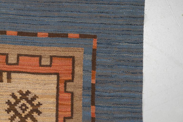 A carpet, flat weave, ca 359 x 247 cm, Sweden.