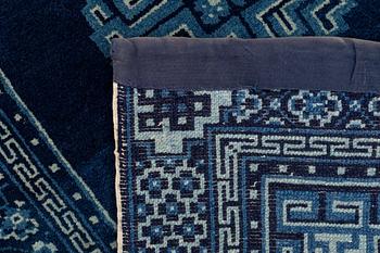 A rug, semi-antique Baotou, ca 121-122 x 59-61 cm.