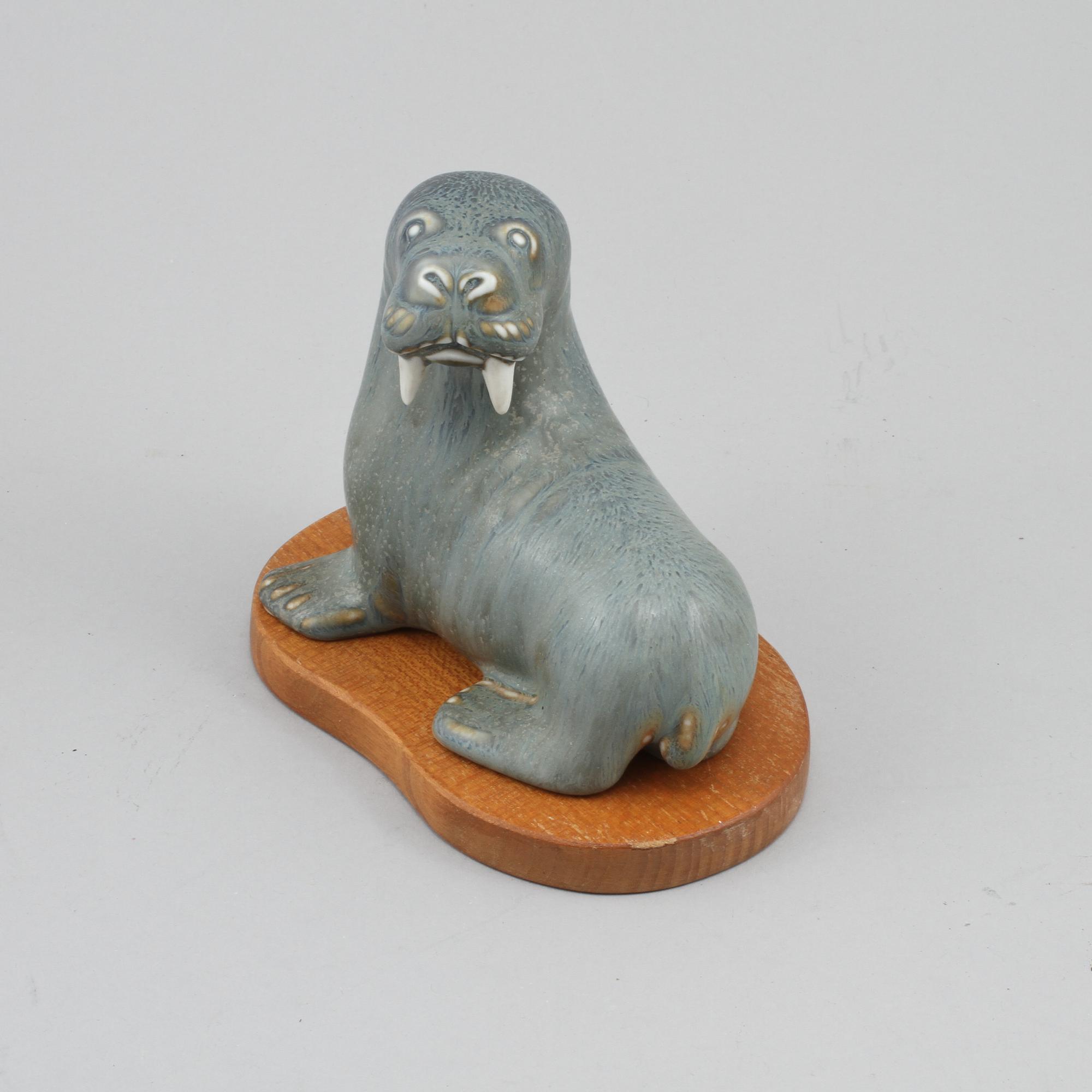 FIGURIN, stengods, Gunnar Nylund, Rörstrand, 1900-talets andra hälft.