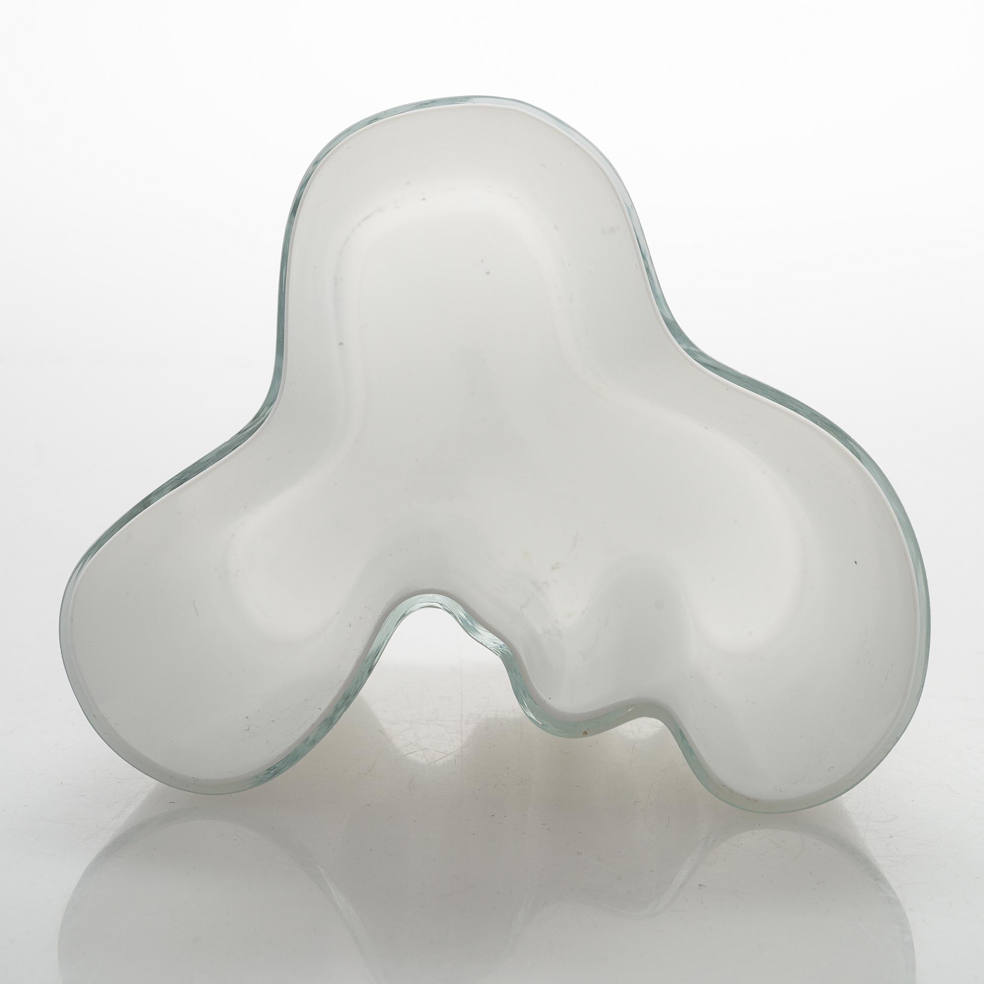 Alvar Aalto, a '3030' vase signed Alvar Aalto 3030.