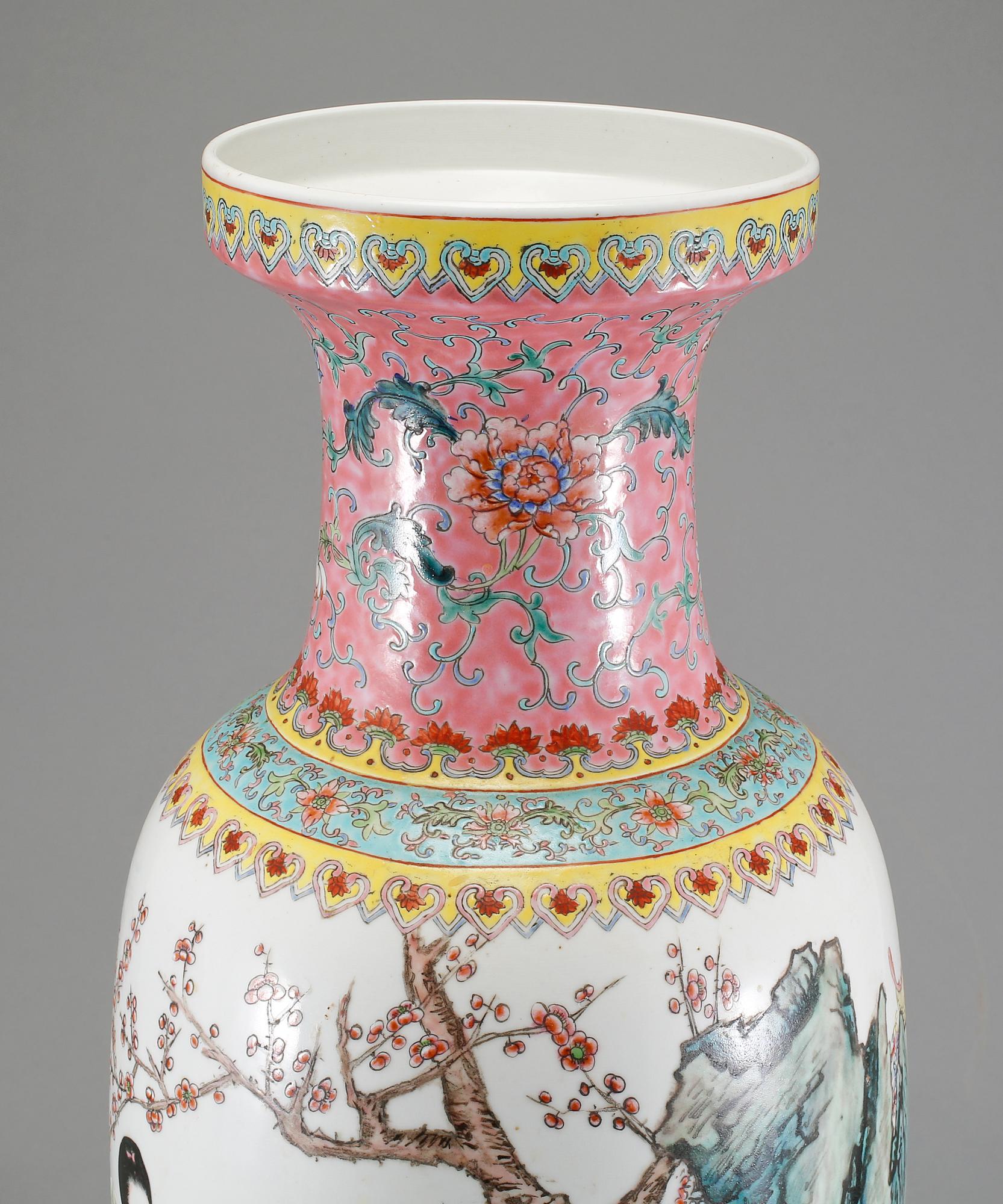 VAS, porslin, Kina, 1900-tal.