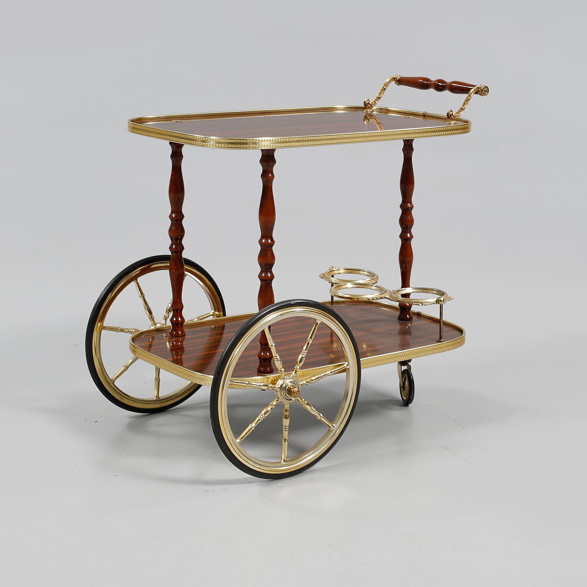 SERVERINGSVAGN, 1900-talets andra hälft.