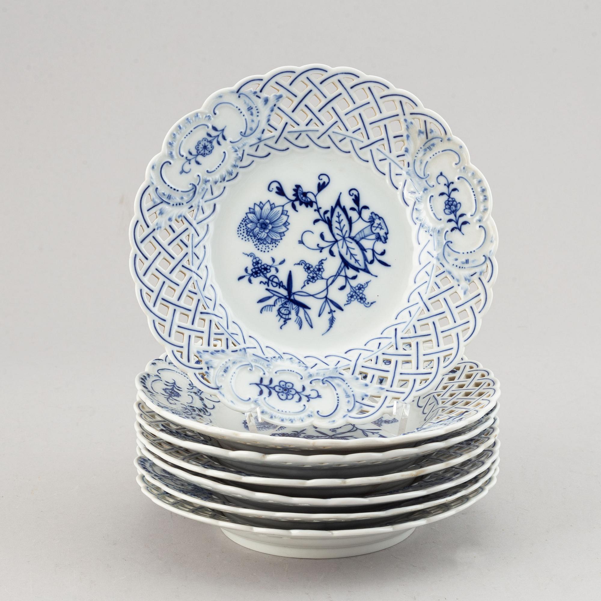 Servisdelar, 15 st, porslin. "Lökmönstret", Meissen, Tyskland.