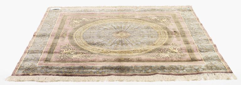 Matta, silke, orientalisk, ca 156 x 155 cm.