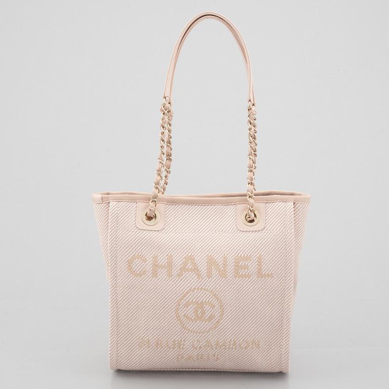 Chanel, "Deauville" Shopping tote, 2020.