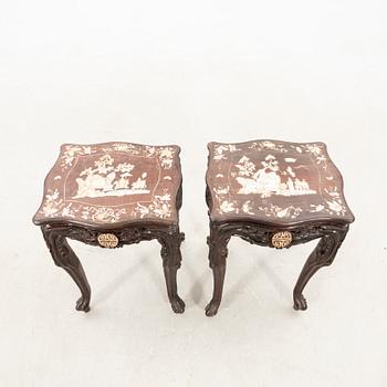 A pair of Chinese hardwood stands / small tables, first half of the 20th century.