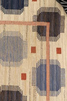 Märta Måås-Fjetterström, a carpet, "Blåplump", flat weave, ca 291 x 201 cm, signed AB MMF.