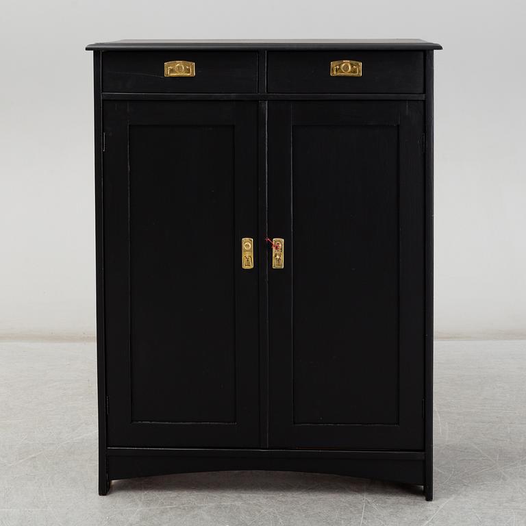 An early 20th Century cabinet.