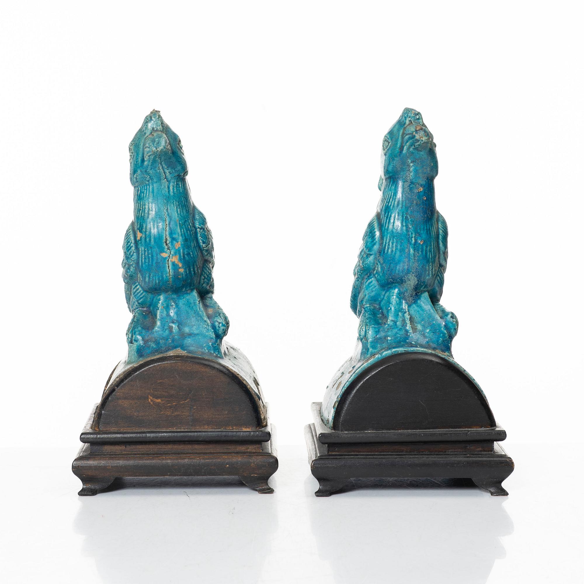 Two turquoise galzed roof tile figures of birds, late Ming dynasty.
