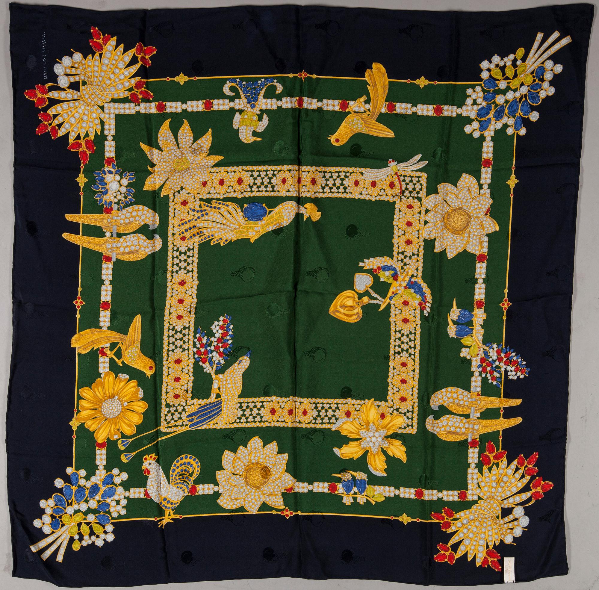 SCARF, Cartier.