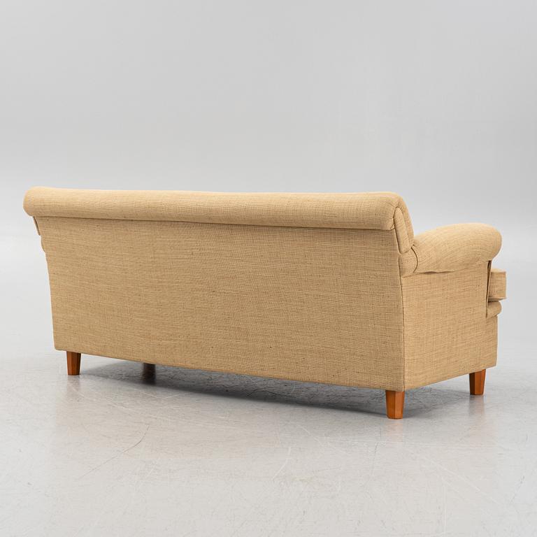 Josef Frank, a model 678 sofa, OH Sjögren for Firma Svenskt Tenn.