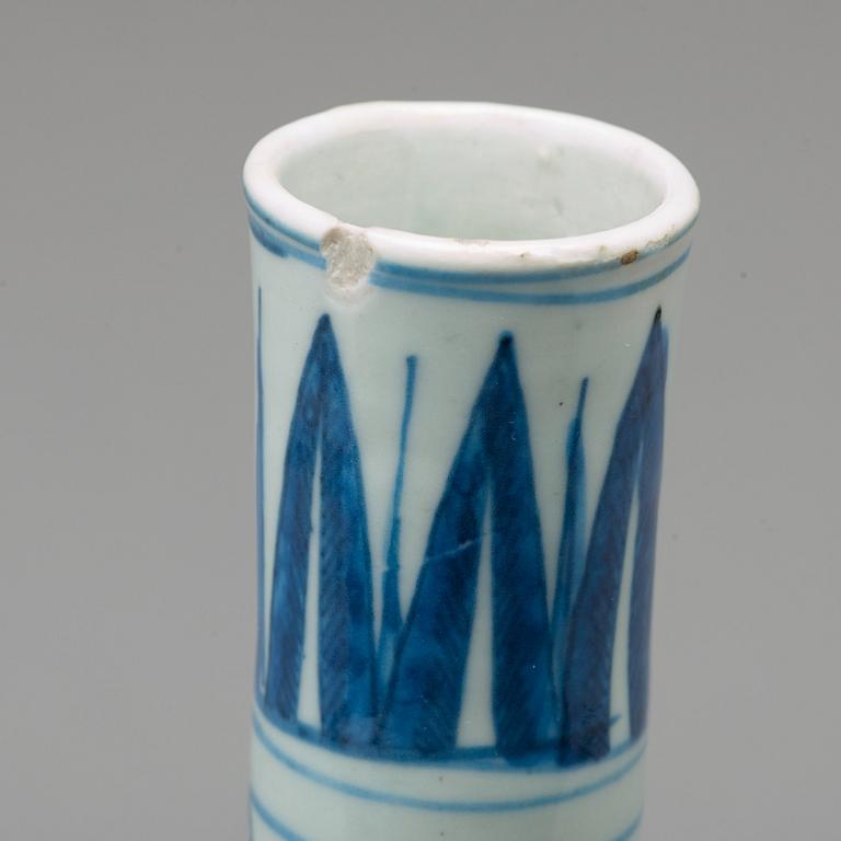 A blue and white vase, Ming dynasty, Wanli (1572-1623).