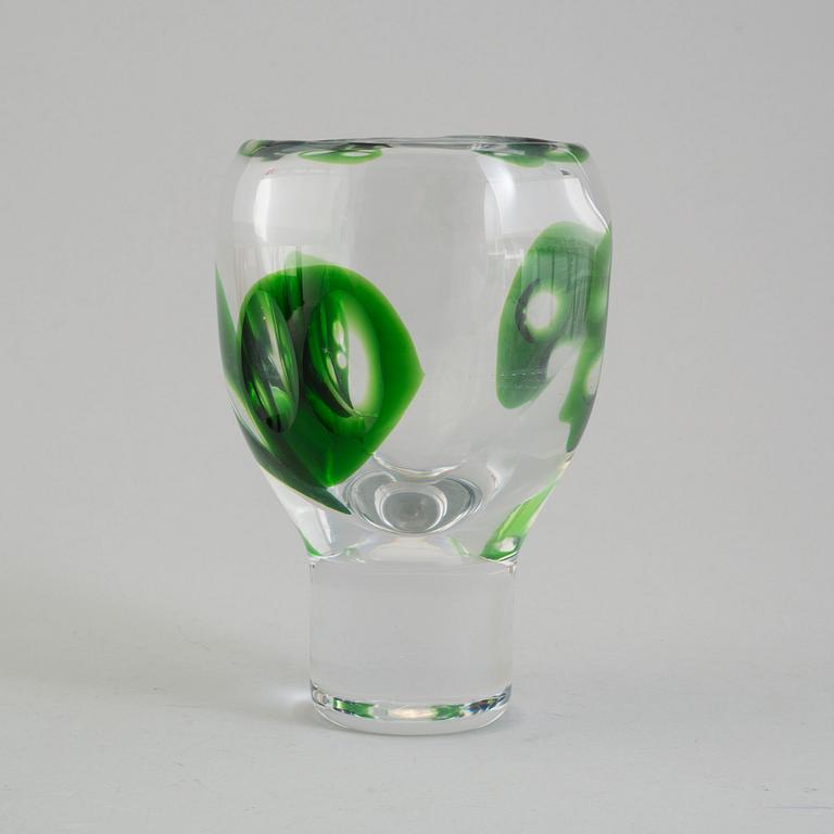 VICKE LINDSTRAND, a 1950/60s Kosta glass vase.