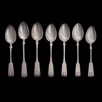 BESTICK, 23 st, silver, "Musslan", finska och danska stämplar, 1900-talets början samt 2004.