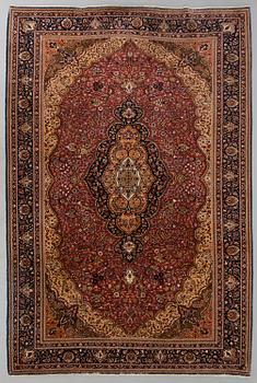 A SEMIANTIQUE TÄBRIZ CARPET, 201x298 cm.