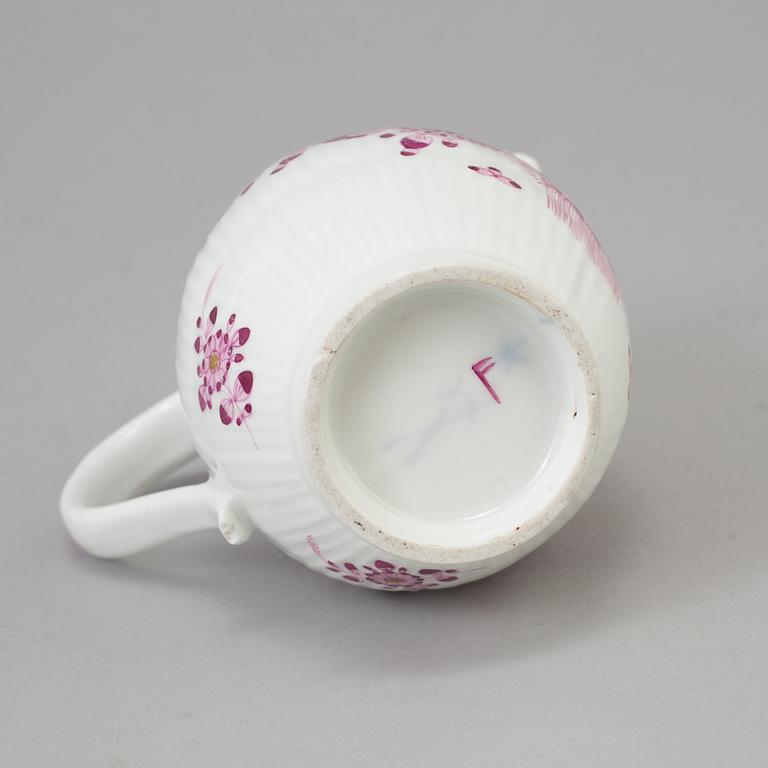 KANNA med LOCK, samt KOPP med FAT, porslin. Meissen, 1700-tal.