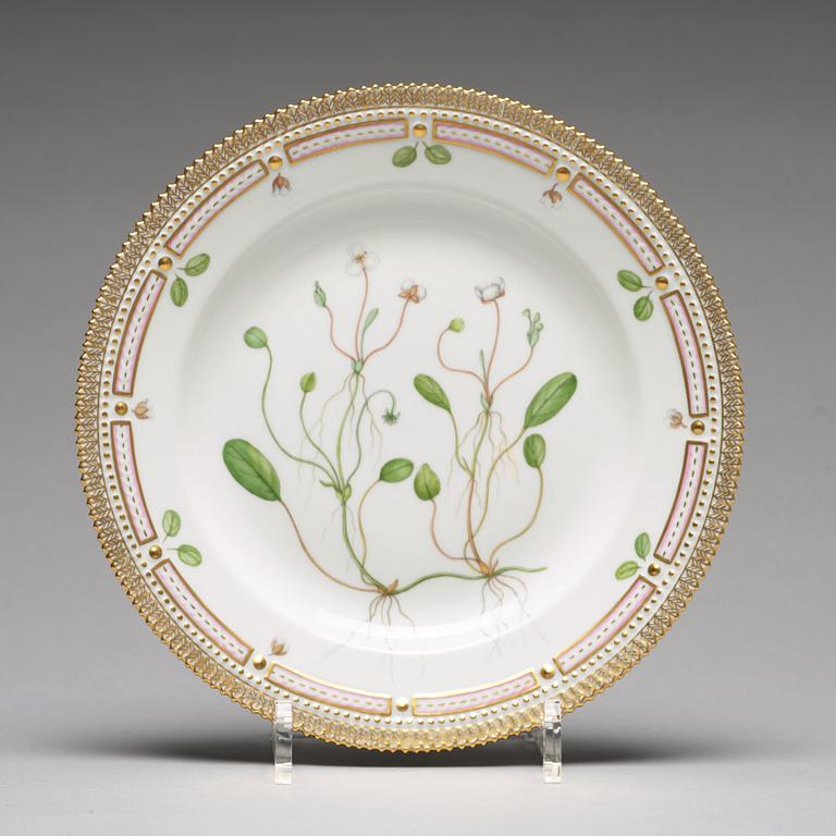 A set of six Royal Copenhagen 'Flora Danica' dishes, Denmark, 20th Century.