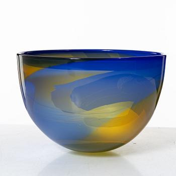 Ann Wolff (Wärff), a bowl, Stenhytta Glass Studio Transjö, blown by Wilke Adolfsson, 1982.