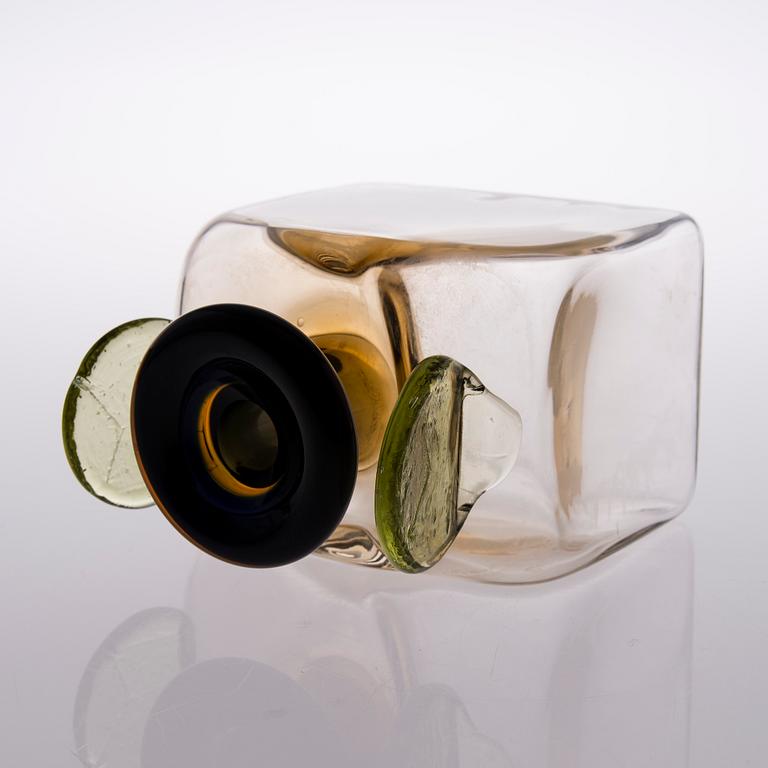 A bottle signed Oiva Toikka, Nuutajärvi Notsjö.