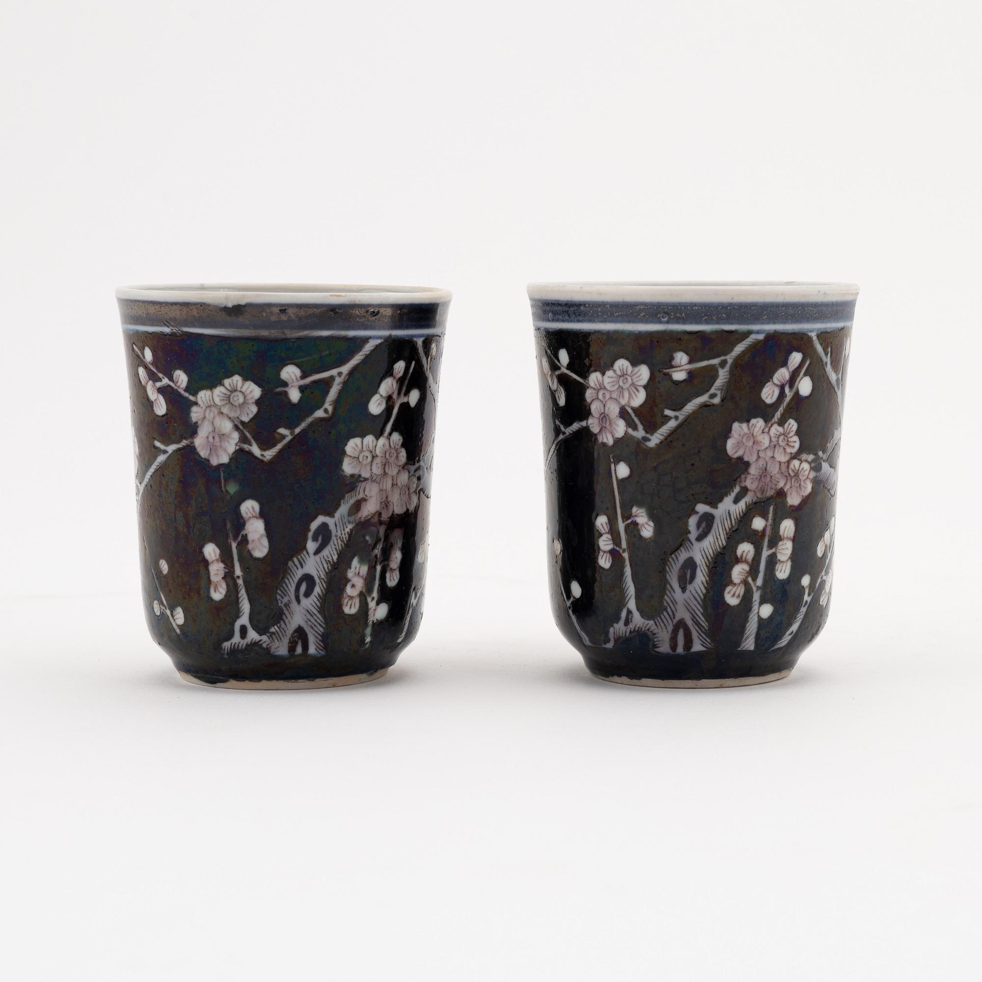 A pair of famille noire cups, Qing dynasty, 19th Century.