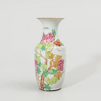 Floor vase, China, 19th century.