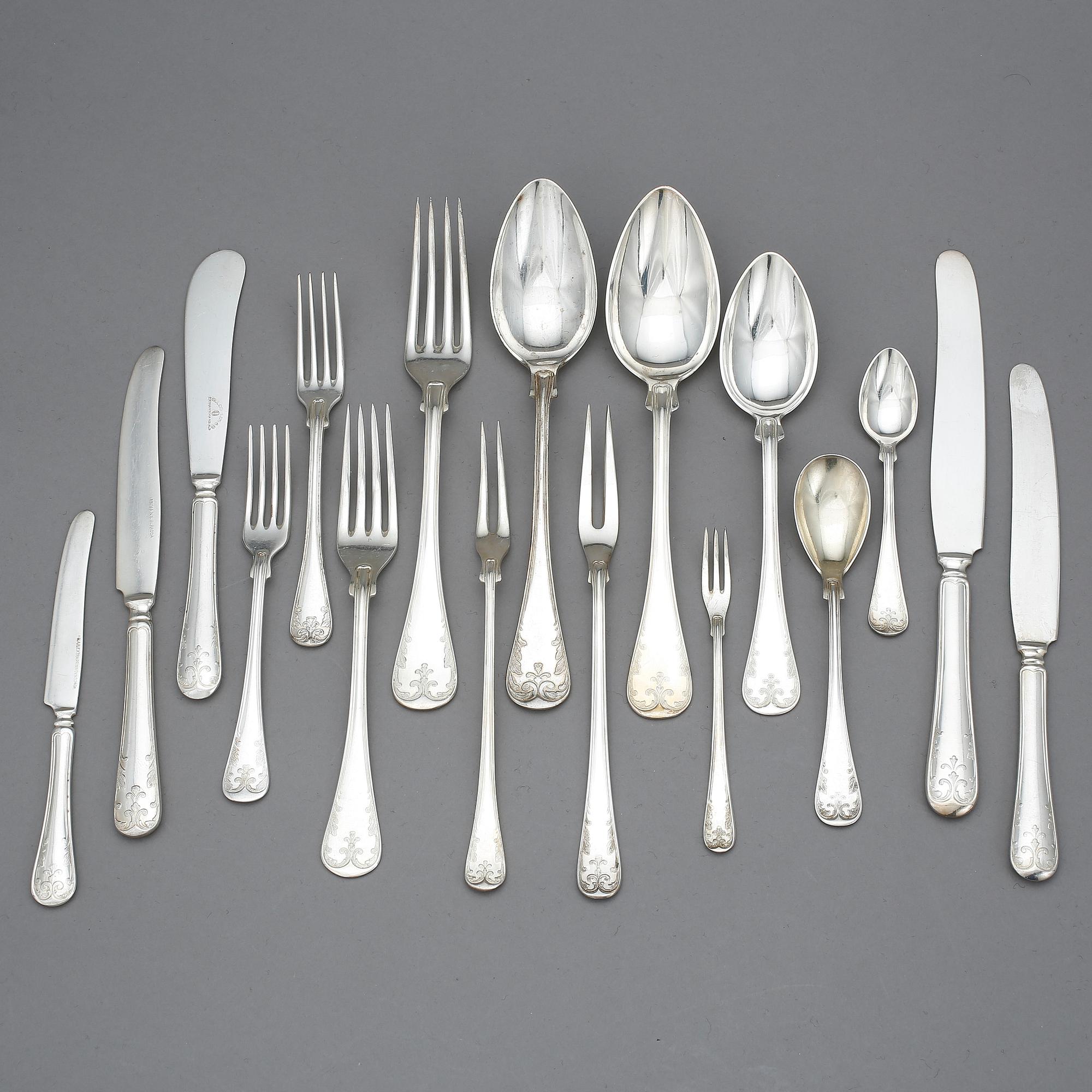 BESTICKUPPSÄTTNING, nysilver. 114 delar. Franska Liljan, 1900-talets första hälft.