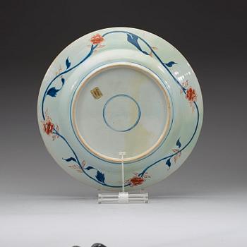 An early famille rose and iron red dish, Qing dynasty, Kangxi (1662-1722).