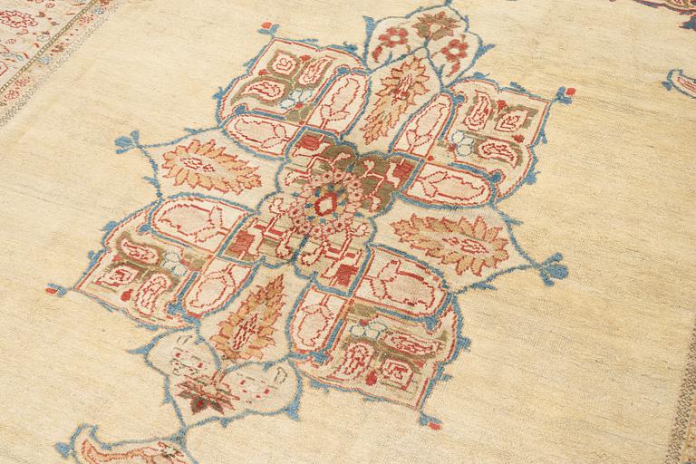 A Ziegler Mahal carpet, Sultanabad area, c. 360 x 300 cm.