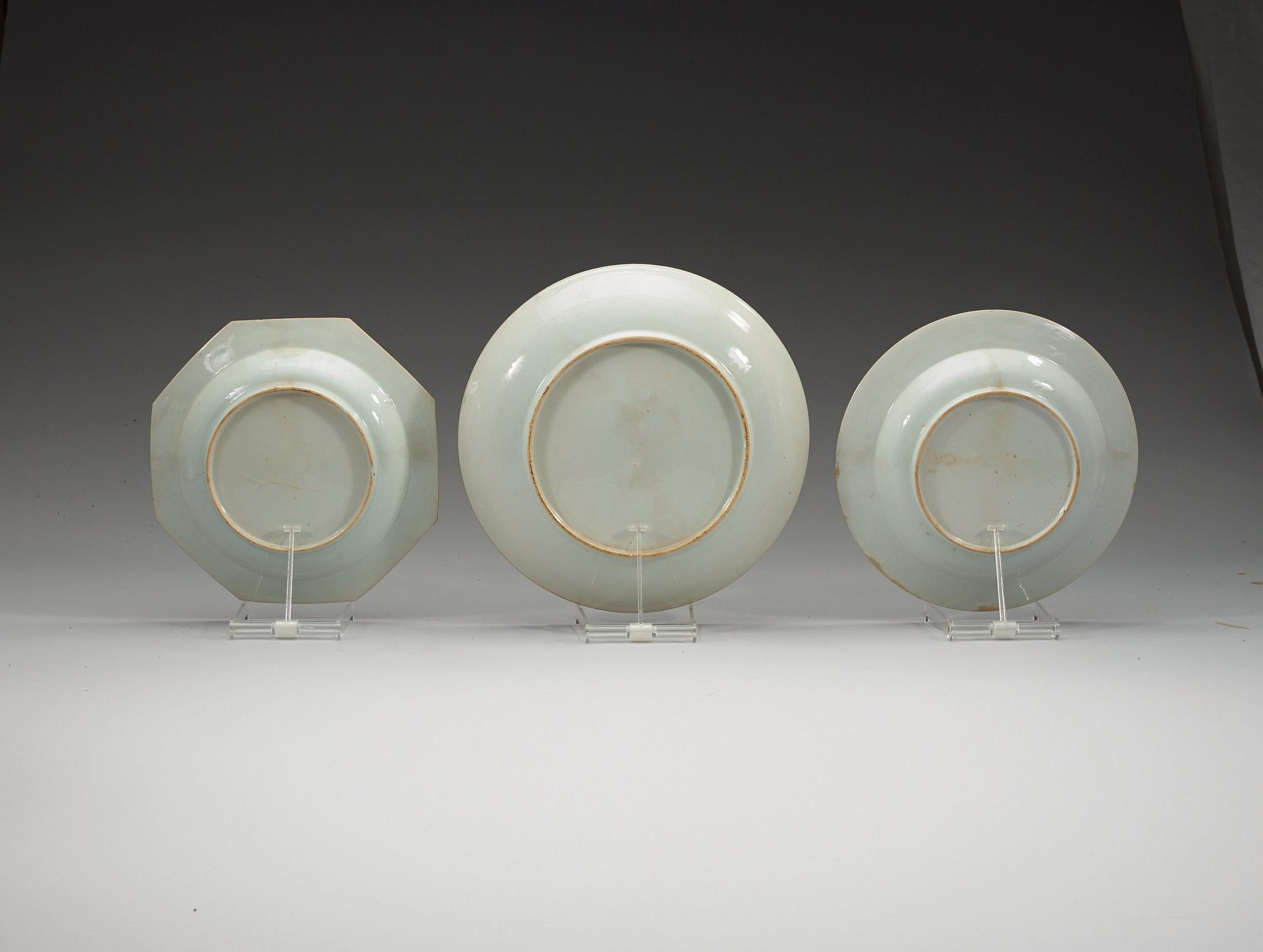 TALLRIKAR, sex stycken, samt FAT, kompaniporslin. Qingdynastin, Qianlong (1736-1795).