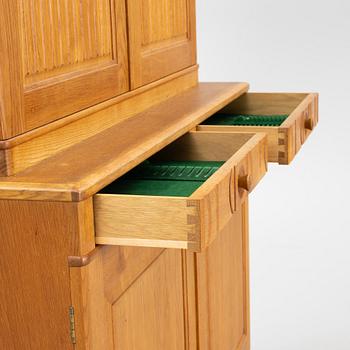 Carl Malmsten, skåp, "Calmare Nyckel", Åfors Möbelfabrik, 1900-talets andra hälft.