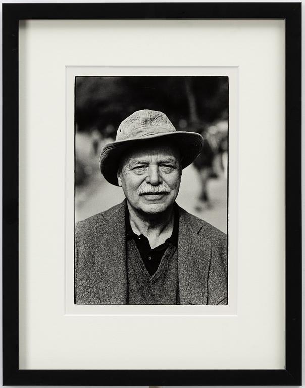 Rolf Adlercreutz, Porträtt av Christer Strömholm vid Vita bergen, 1983.