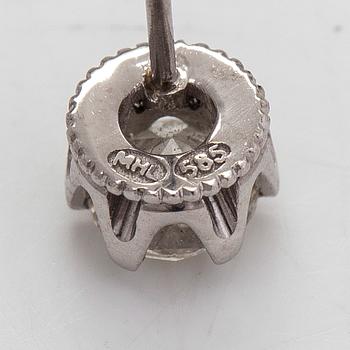 Örhängen, 14K vitguld, med briljantslipade diamanter tot. ca 1.00 ct. Mikko Laine, Åbo.