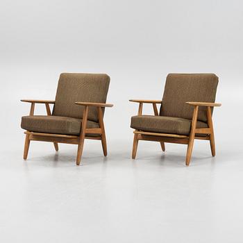 Hans J. Wegner, a pair of "GE 240/The Cigar Chair, Getama, Gedsted, Danmark, 1950's/60's.