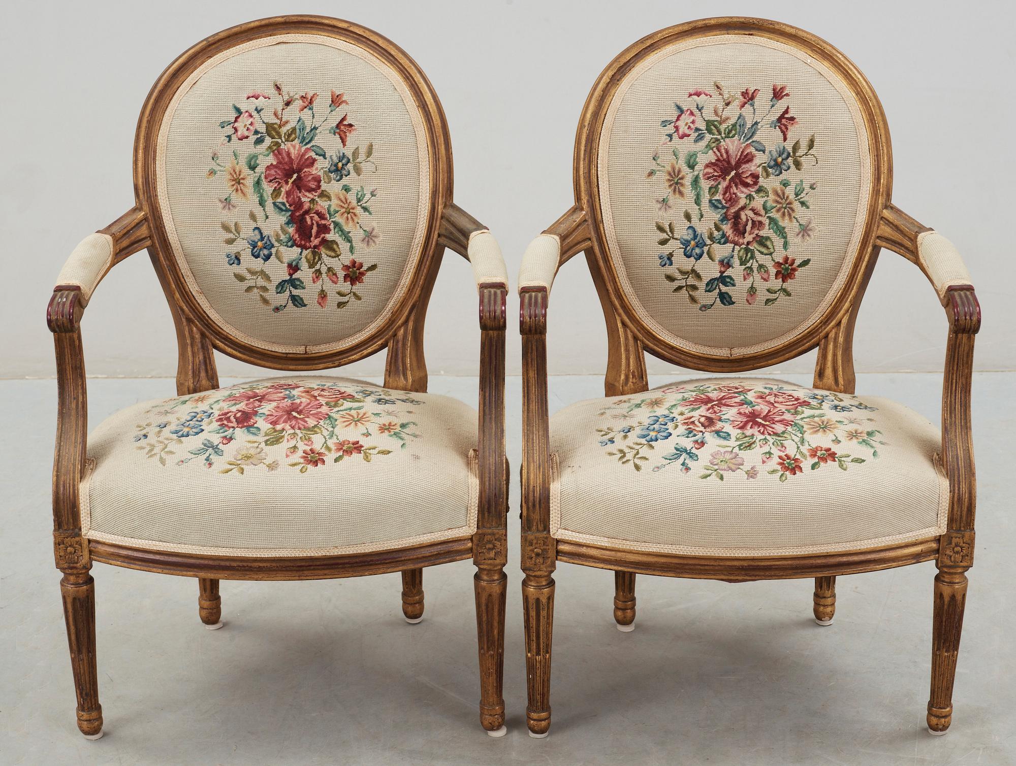 KARMSTOLAR, ett par, gustaviansk stil, 1900-talets mitt.