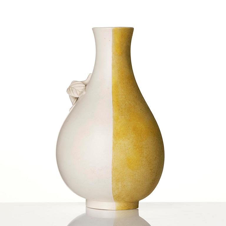 Wilhelm Kåge, a "Surrea" stoneware vase, Gustavsberg, 1940s.