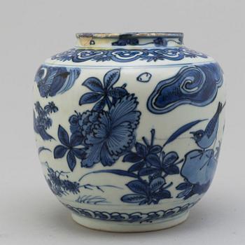 A Ming style jar, Qing dynasty, 19th century.