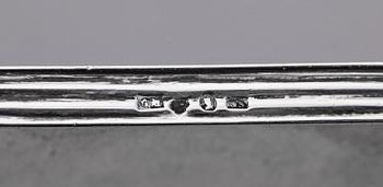 KUNGLIG DOSA, silver och glas, Gustaf Möllenborg Stockholm 1868. Silvervikt ca 98 gram.