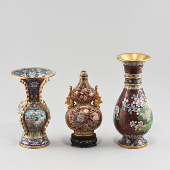 VASER, 3 st, cloisonné, Kina, 1900-tal.