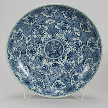 A blue and white dish, (1368-1644). For the south east asian market.