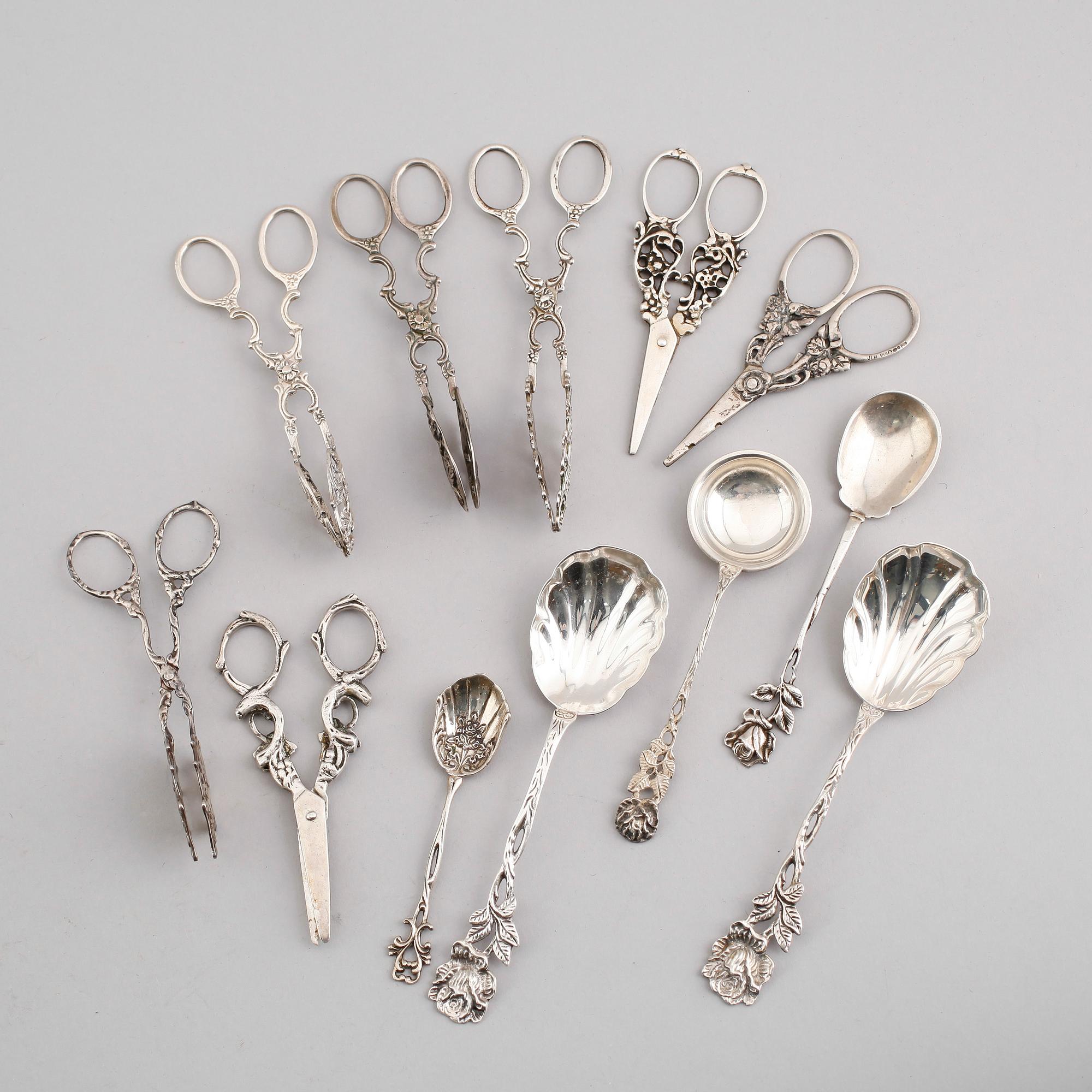 Silverföremål, 12 delar, 1900-talets andra hälft. Vikt ca 293 g.